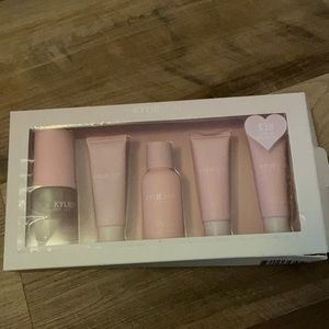 Kylie skin- never used